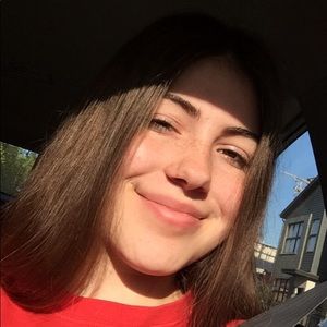 Meet your Posher, Amalia